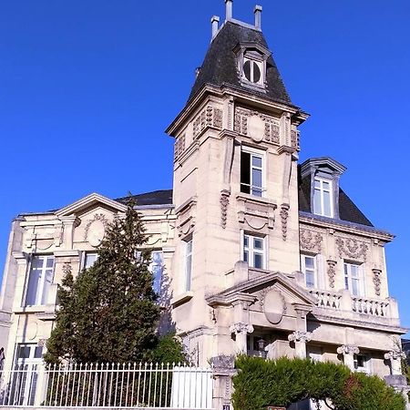 Les Riottes - Maison Victorienne La Chatre Exterior photo